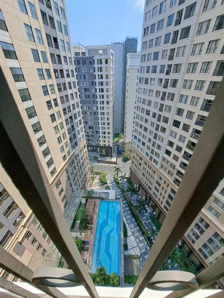 Bán căn hộ 2pn tại saigon royal, giá cực chất 6,8 tỷ, 53,3m2, hướng đông nam.  0906 378 ***
