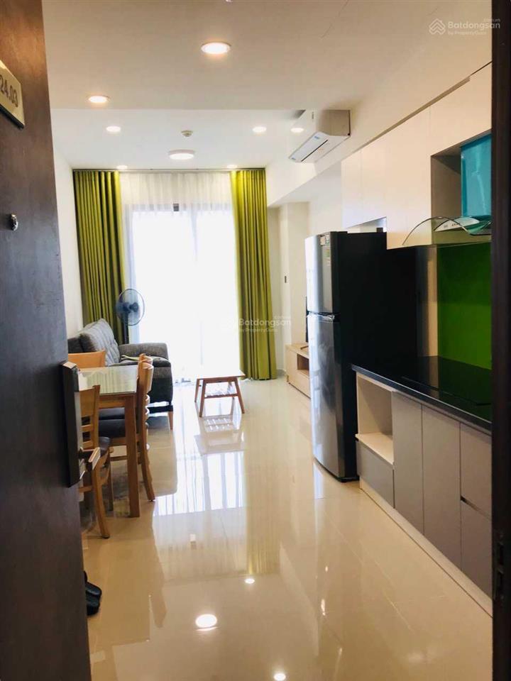 Cần bán căn hộ saigon royal, 60m2, có đủ nội thất giá chỉ 7 tỷ.  0906 378 ***