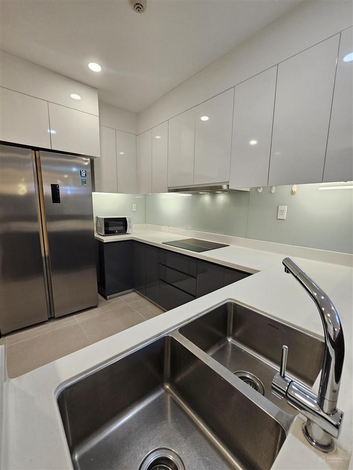 Bán căn hộ 2 phòng ngủ 2 wc the gold view q4 nội thất cơ bản giá 5 tỷ view nội khu  0902 610 ***