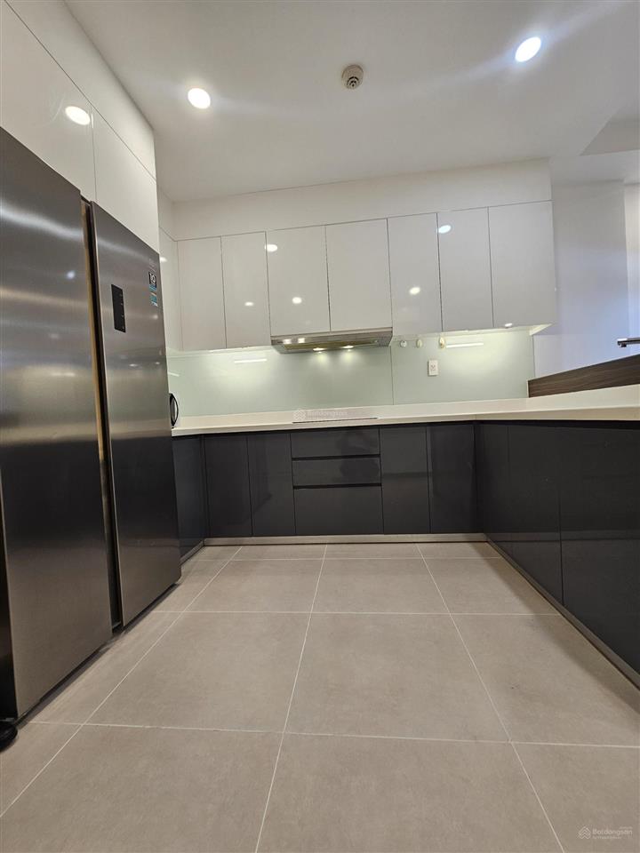 Bán căn hộ 2 phòng ngủ 2 wc the gold view q4 nội thất cơ bản giá 5 tỷ view nội khu  0902 610 ***