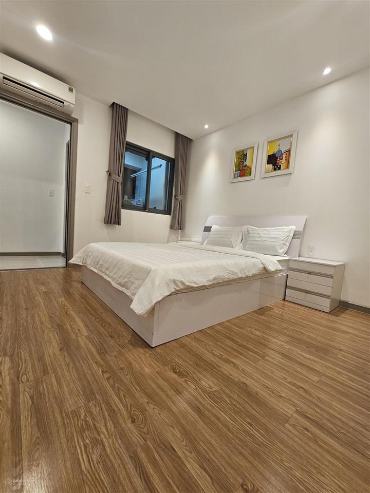 Bán căn hộ 2 phòng ngủ 2 wc the gold view q4 nội thất cơ bản giá 5 tỷ view nội khu  0902 610 ***