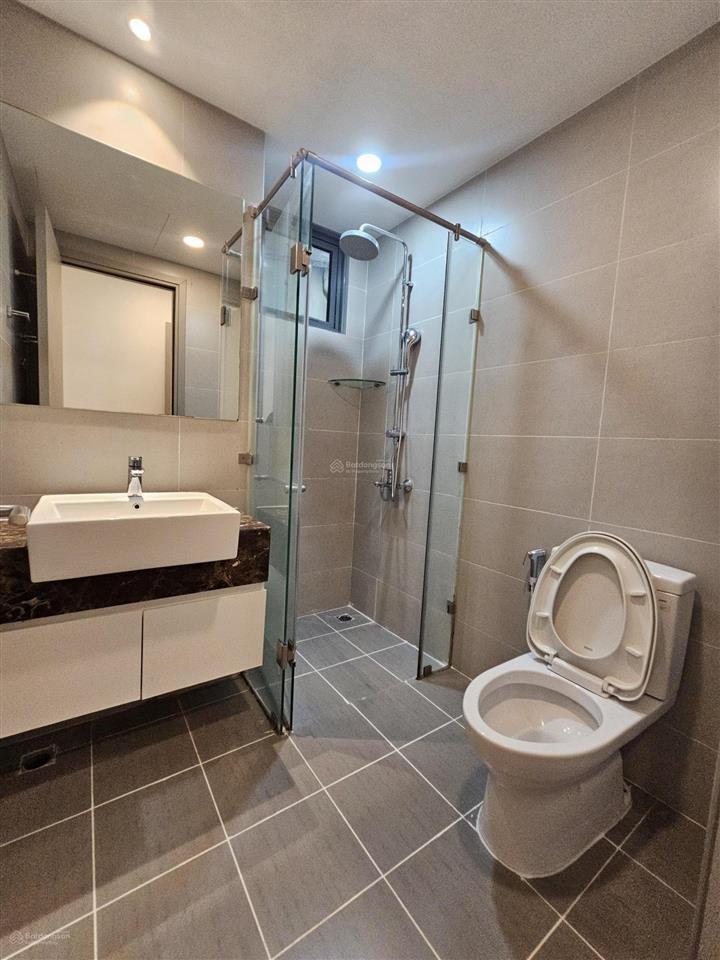 Bán căn hộ 2 phòng ngủ 2 wc the gold view q4 nội thất cơ bản giá 5 tỷ view nội khu  0902 610 ***