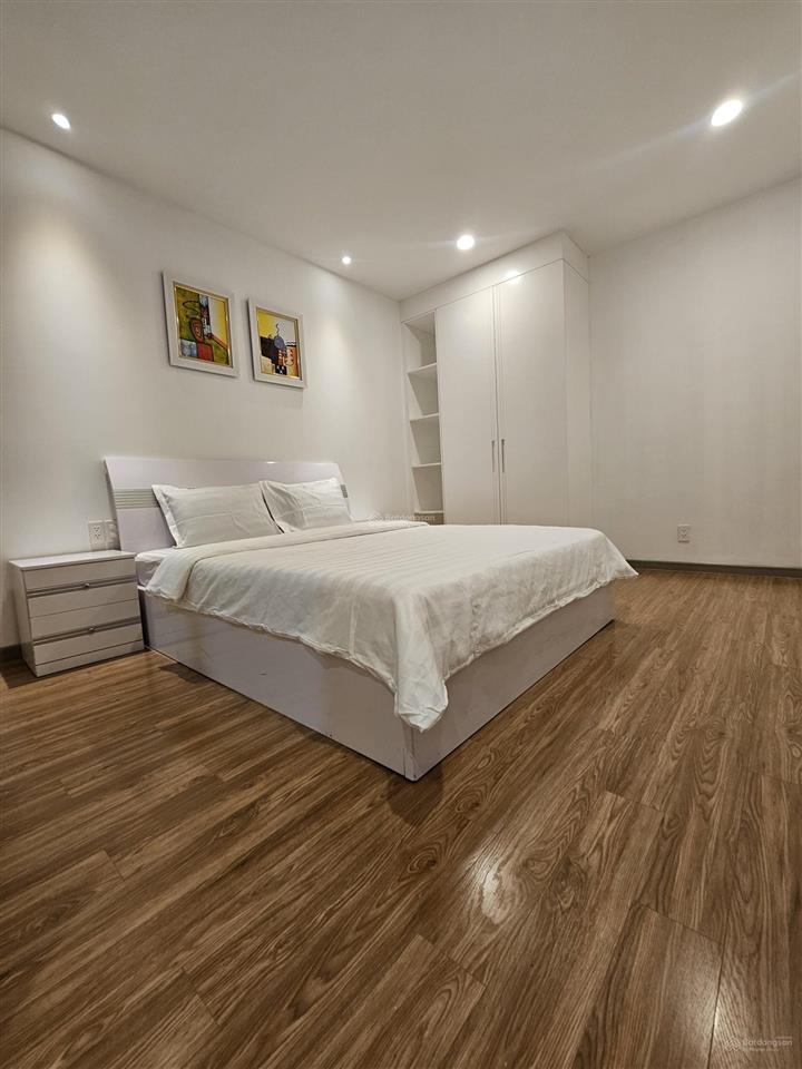 Bán căn hộ 2 phòng ngủ 2 wc the gold view q4 nội thất cơ bản giá 5 tỷ view nội khu  0902 610 ***