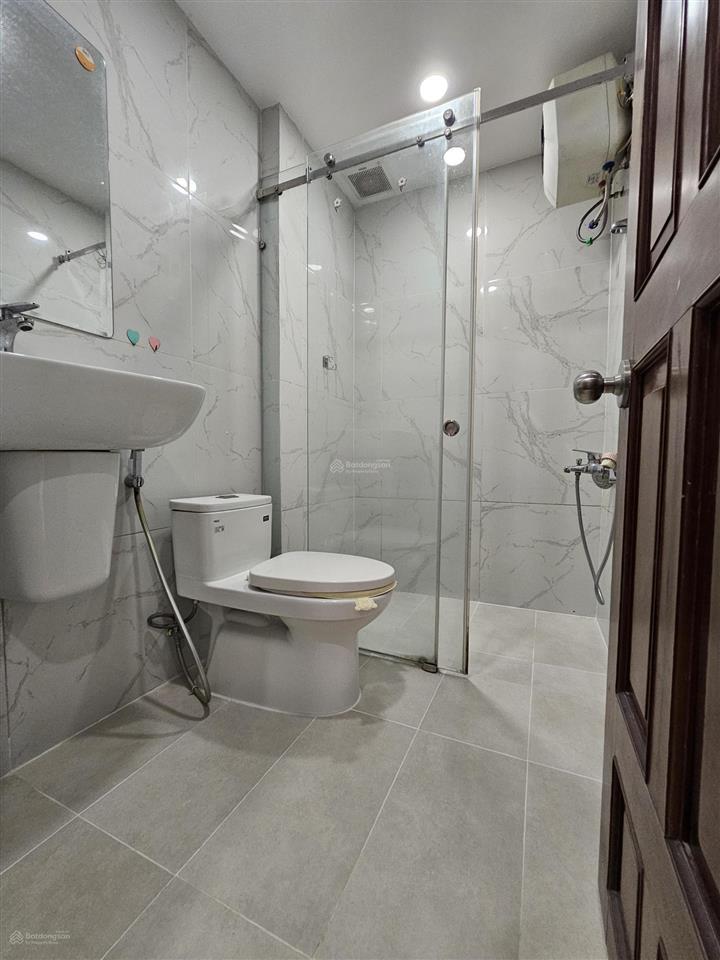 Cần bán gấp giảm sâu khánh hội 3 2pn2wc 77m² giá 5,4 tỷ full nội thất đẹp nhà mới view sông
