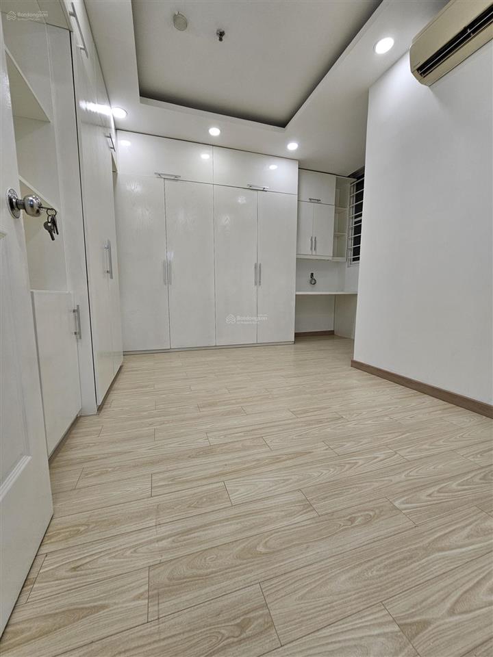 Cần bán gấp giảm sâu khánh hội 3 2pn2wc 77m² giá 5,4 tỷ full nội thất đẹp nhà mới view sông