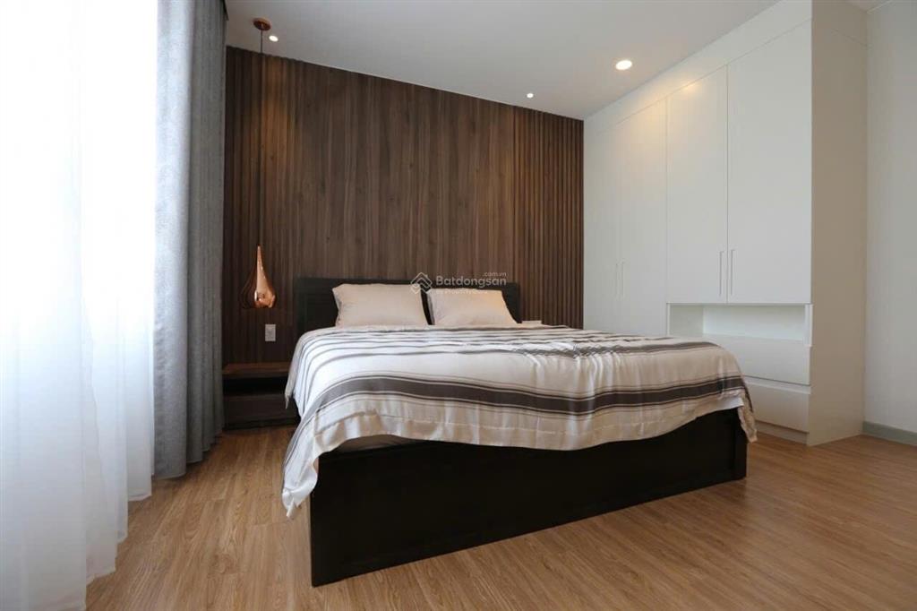 Cho thuê rẻ căn hộ the gold view 3 phòng ngủ 117m2 nhà mới 100% view sông giá 20 tr  0902 610 ***