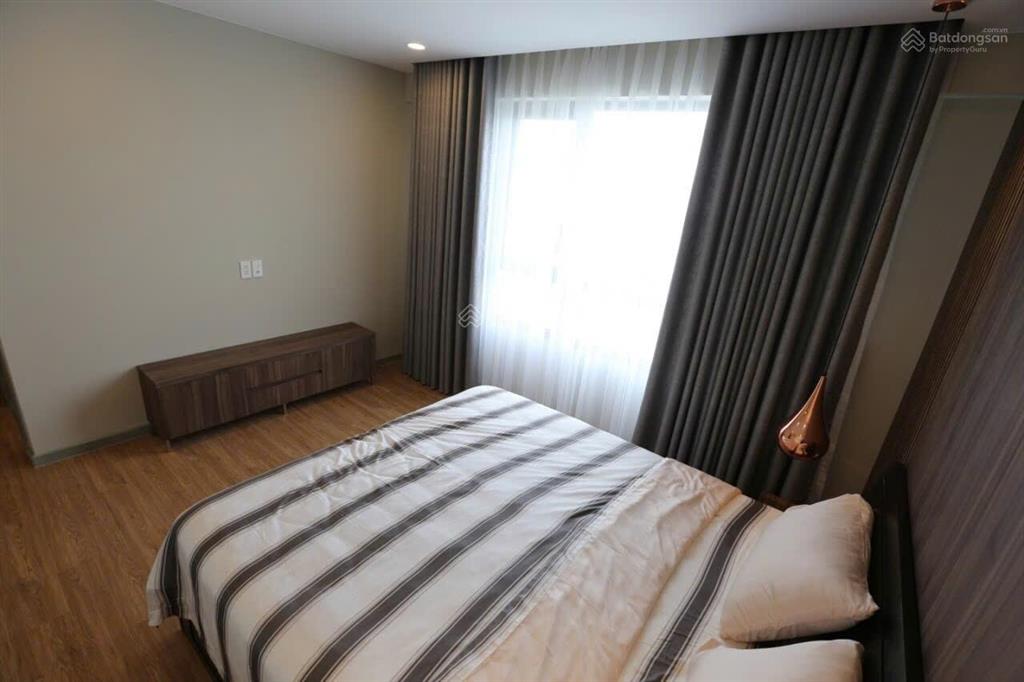 Cho thuê rẻ căn hộ the gold view 3 phòng ngủ 117m2 nhà mới 100% view sông giá 20 tr  0902 610 ***