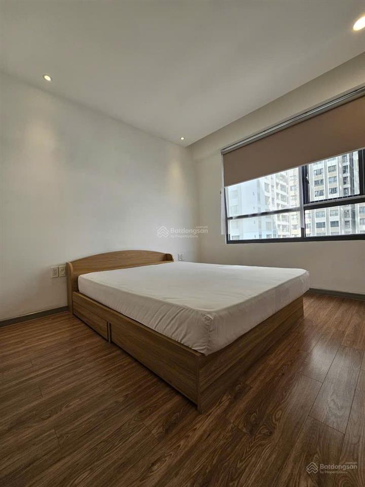 Bán gấp căn hộ 2pn 1wc 65m2 full nội thất gold view giá 5.15 tỷ view sông, lâu sài  0902 610 ***