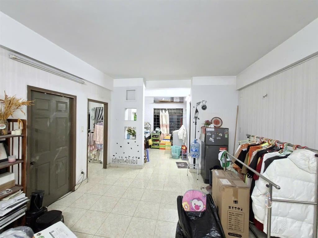 Chính chủ bán căn góc 2 pn, 1 wc, view đẹp, sáng, thoáng mát, sổ hồng. 68 m2 giá tốt 3,6 tỷ. tl