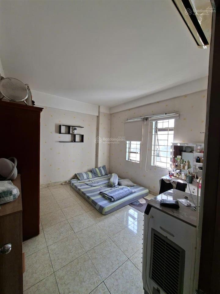 Bán căn hộ cc số 1 tôn thất thuyết p1, q4, 2 pn, 1 wc. 61 m2. lầu cao, thoáng mát sh.  0917 566 ***