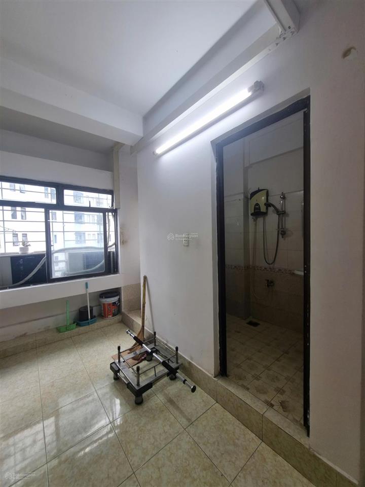 Bán căn 2pn 1wc cc số 1 tôn thất thuyết p1 q4 nhà sáng thoáng mát.  0917 566 ***. giá 3,6 tỷ shvv