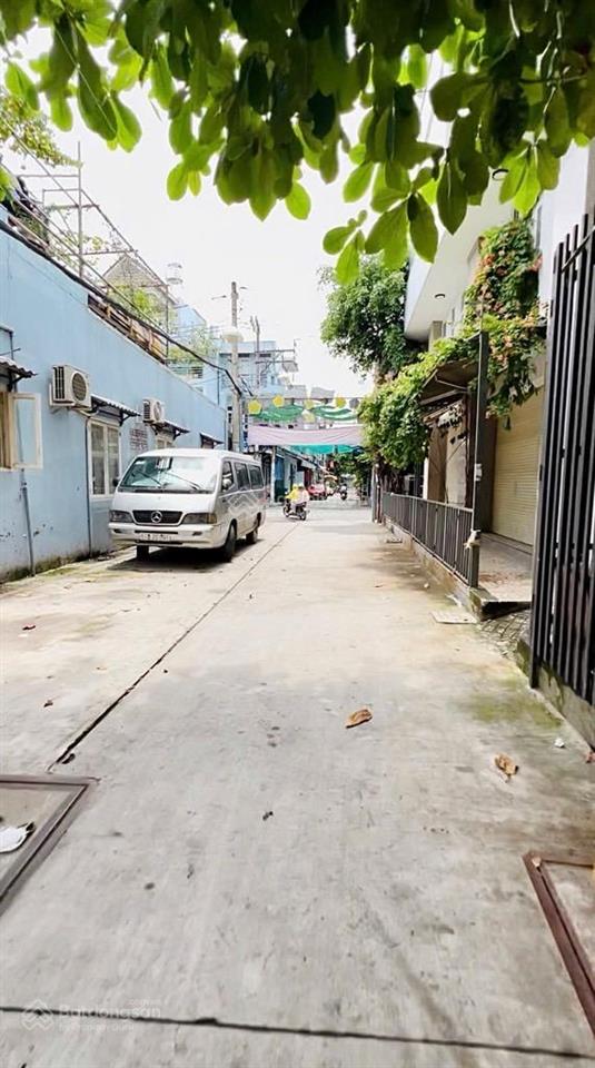 Nhà 3 tầng, hxt 8m , đường số 5, gần aeon tân phú, dt 40m2, giá 3.55 tỷ, có dòng tiền 5.5tr/th