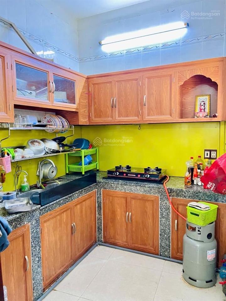 Nhà 3 tầng, hxt 8m , đường số 5, gần aeon tân phú, dt 40m2, giá 3.55 tỷ, có dòng tiền 5.5tr/th