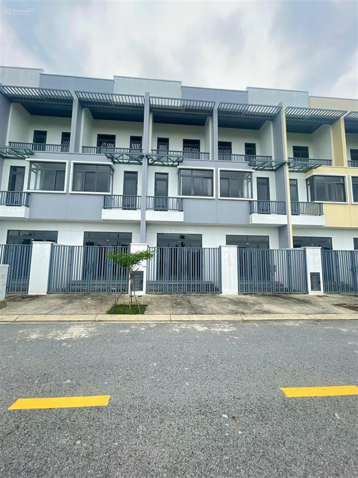 Nhà tây ninh 1 trệt 2 lầu giá 2.1 tỷ sổ sẵn mua sang tên công chứng ngay cho thuê 8.5  16tr/tháng