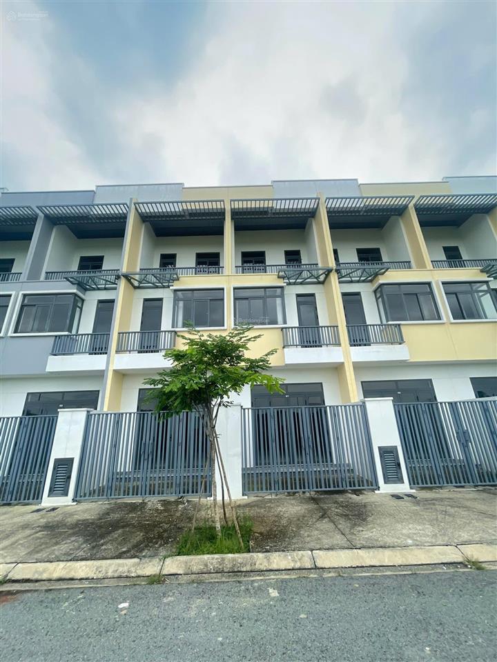 Nhà tây ninh 1 trệt 2 lầu giá 2.1 tỷ sổ sẵn mua sang tên công chứng ngay cho thuê 8.5  16tr/tháng