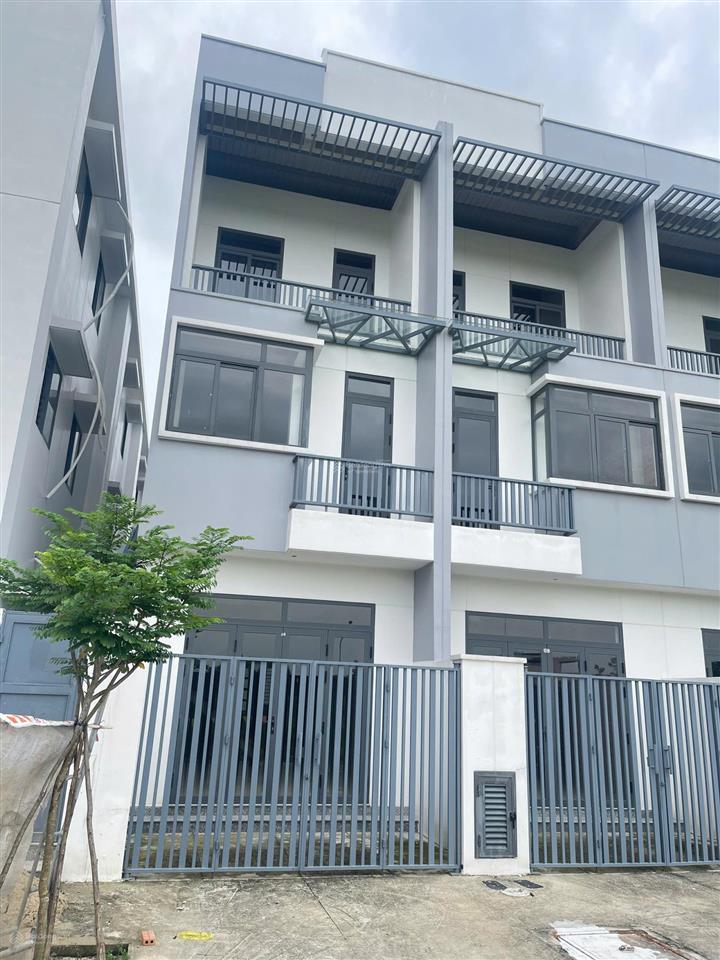 Nhà tây ninh 1 trệt 2 lầu giá 2.1 tỷ sổ sẵn mua sang tên công chứng ngay cho thuê 8.5  16tr/tháng