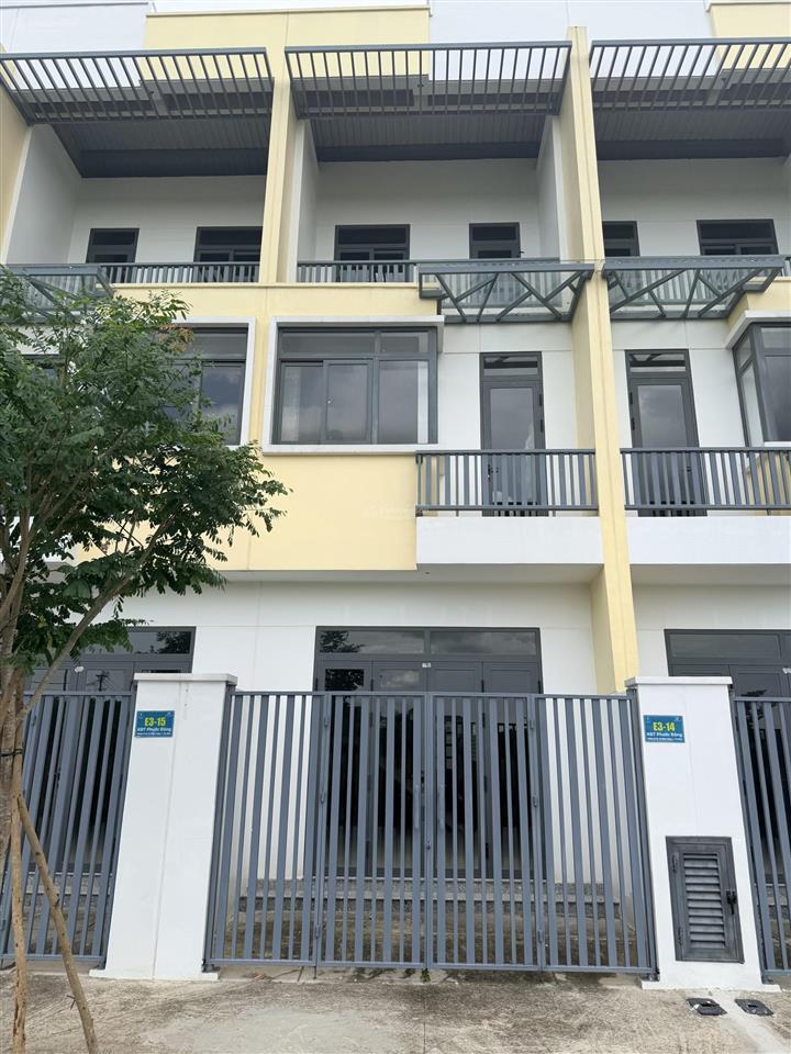 Bán căn nhà 2 lầu trong kcn phước đông 4*16 giá 3 tỷ(tl thêm), bao sang tên công chứng ngay