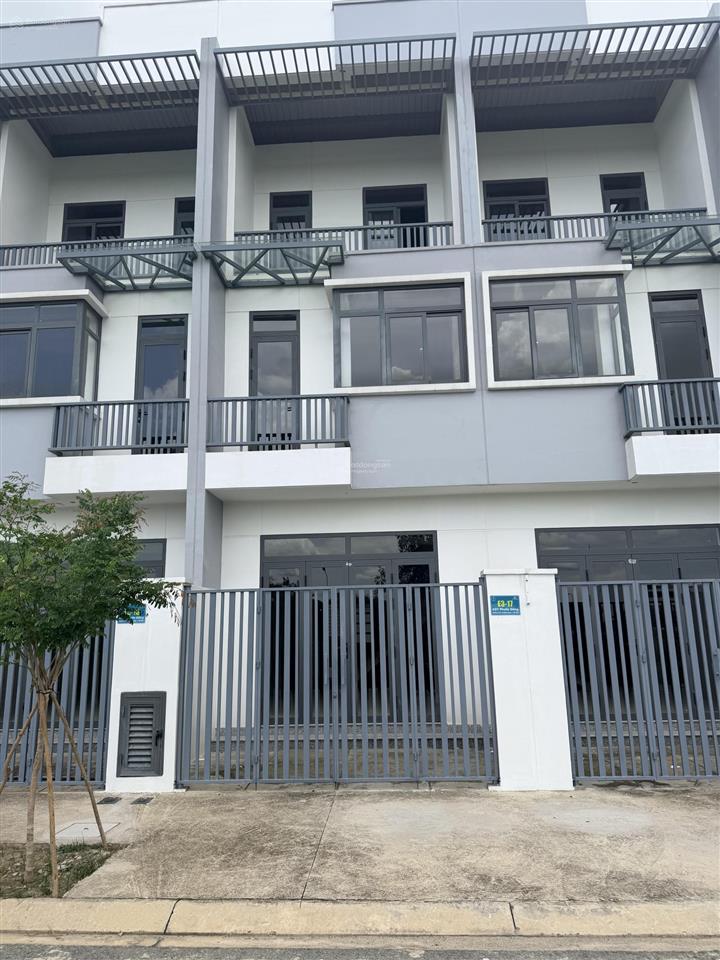 Bán căn nhà 2 lầu trong kcn phước đông 4*16 giá 3 tỷ(tl thêm), bao sang tên công chứng ngay