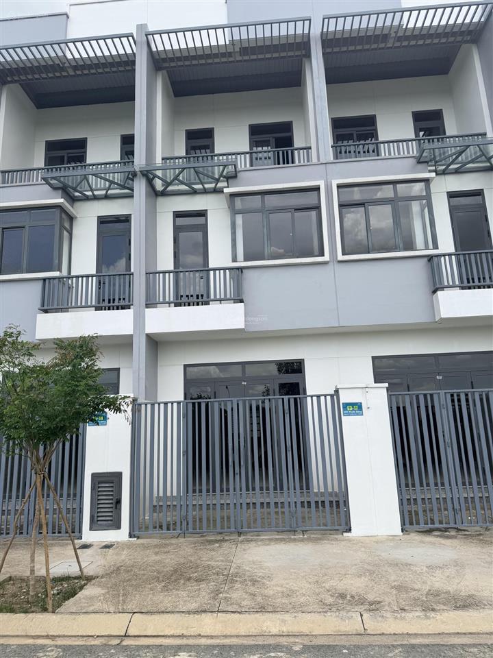 Bán căn nhà 2 lầu trong kcn phước đông 4*16 giá 3 tỷ(tl thêm), bao sang tên công chứng ngay