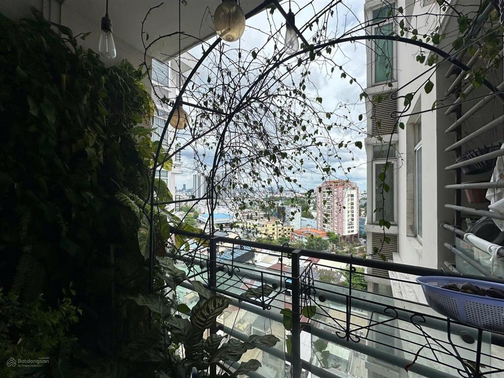 Bán gấp căn cc thuận việt q.11 dt 77,22m2 giá 5,2 tỷ sổ sẵn mua sang tên công chứng ngay