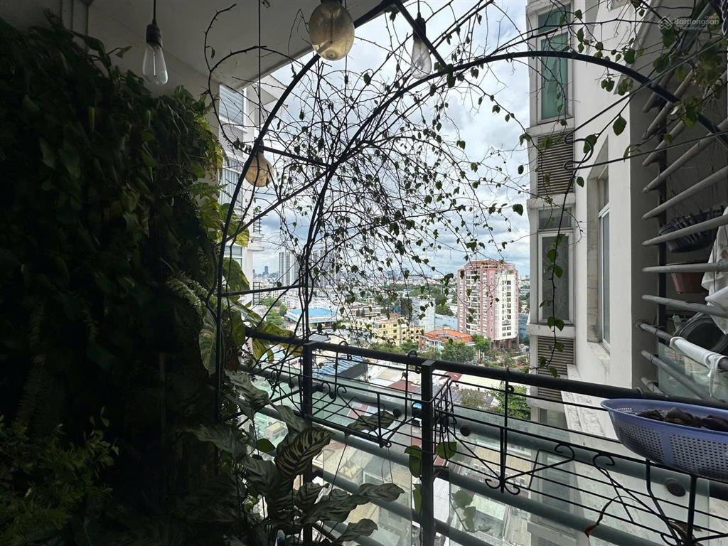 Bán gấp căn cc thuận việt q.11 dt 77,22m2 giá 4,9 tỷ (tl thêm) sổ sẵn mua sang tên công chứng ngay
