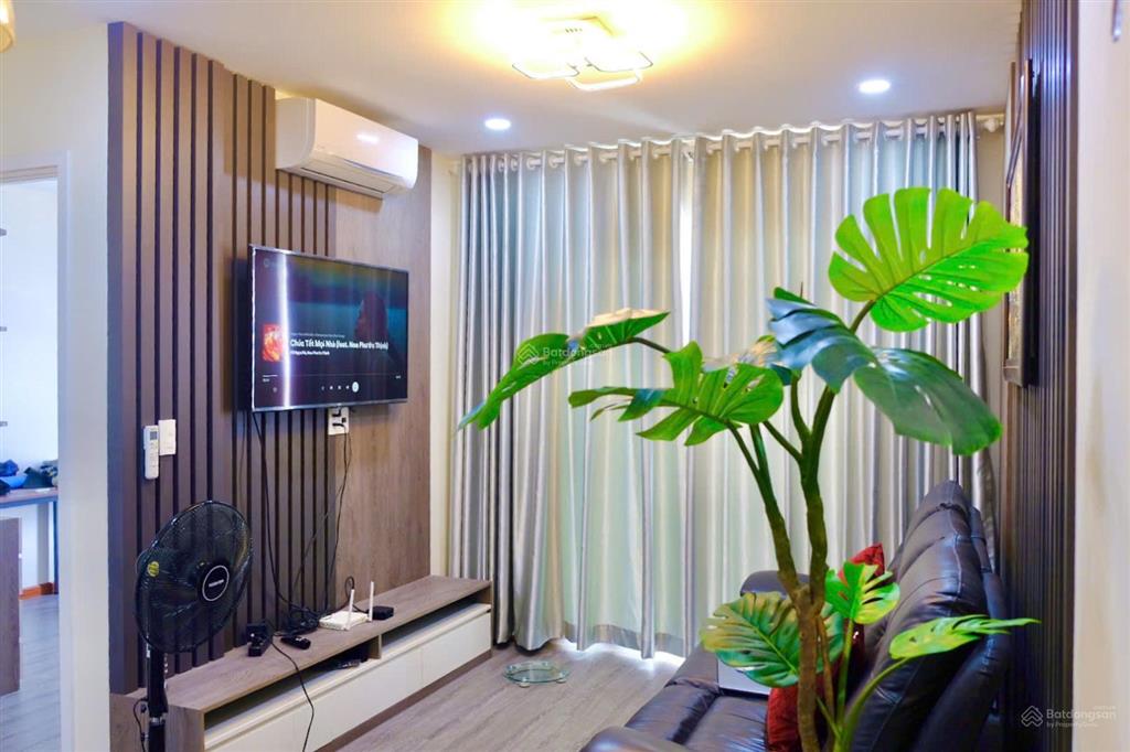 Chuyên cho thuê ch diamond căn 2 và 3 phòng ngủ giá 8 đến 8.5 triệu, có nội thất giá 9 đến 10 triệu