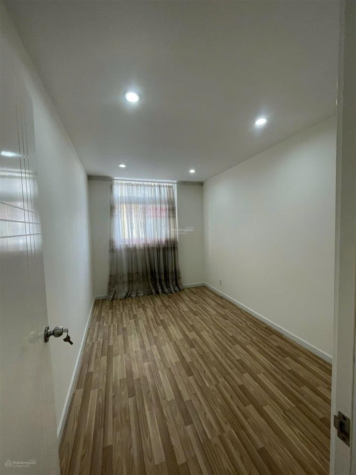 Chính chủ bán căn a10508 giá 2,85 tỷ. xem nhà 0902 861 *** ms trang.