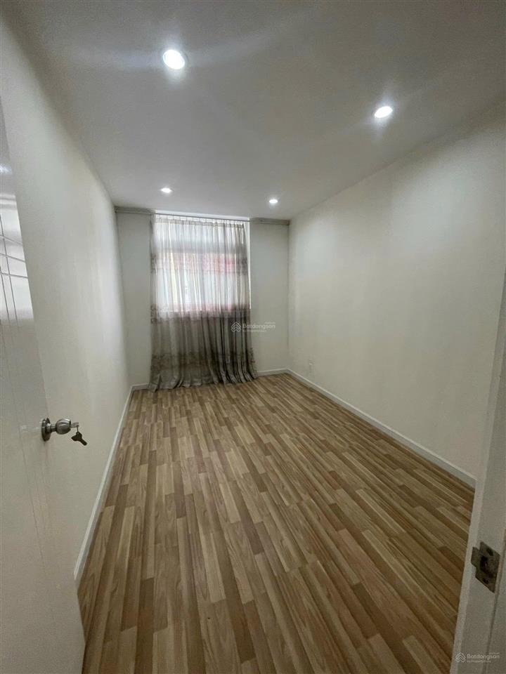 Chính chủ bán căn a10508 giá 2,85 tỷ. xem nhà 0902 861 *** ms trang.