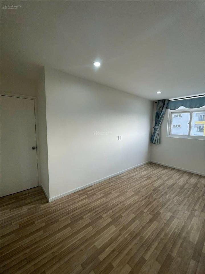 Chính chủ bán căn a10508 giá 2,85 tỷ. xem nhà 0902 861 *** ms trang.