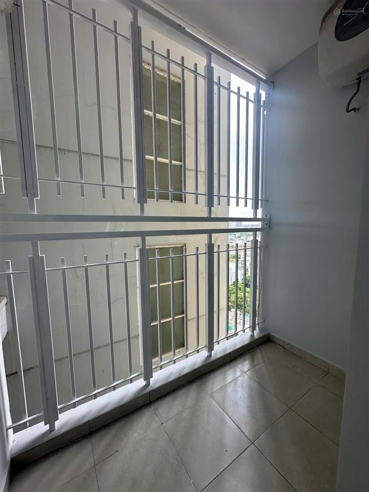 Bán căn góc lô b, rộng 99m2, giá 3.65 tỷ có sẵn sổ hồng, nhà mới như hình.  0907 383 *** châu