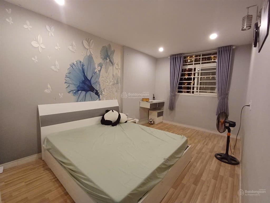 Bán căn hộ city gate towers, căn 2 phòng ngủ 2wc rộng 73 m2, view quận 1 có sẵn nội thất giá 2,9 tỷ