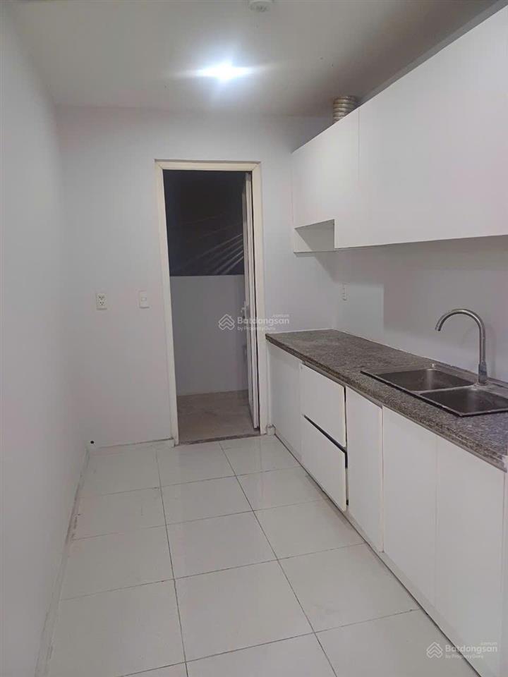 Chính chủ gửi bán căn góc b2  12b  09 rộng 74m2 có 2 phòng ngủ, 2wc nhà mới dọn vào ở ngay