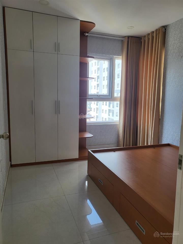 Bán căn 3 phòng ngủ có nội thất đầy đủ chỉ dọn vào ở ngay giá 4,2 tỷ.  0907 383 *** châu