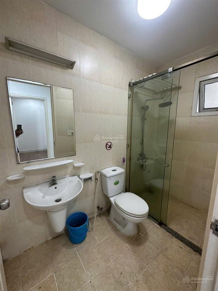 Bán căn góc lô b, rộng 99m2, giá 3.65 tỷ có sẵn sổ hồng, view võ văn kiệt.  0907 383 *** châu