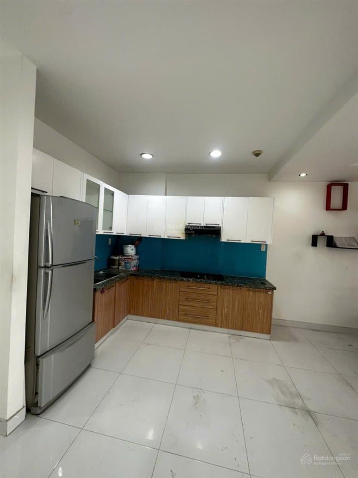 Bán căn góc lô b, rộng 99m2, giá 3.65 tỷ có sẵn sổ hồng, view võ văn kiệt.  0907 383 *** châu