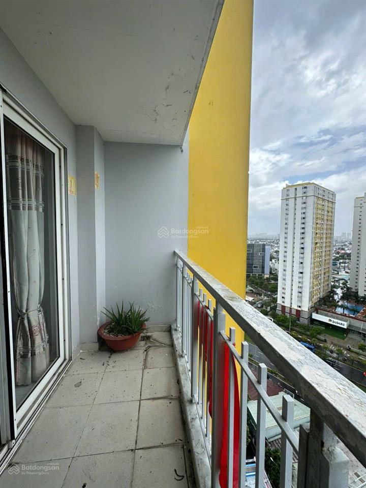 Bán căn góc lô b, rộng 99m2, giá 3.65 tỷ có sẵn sổ hồng, view võ văn kiệt.  0907 383 *** châu