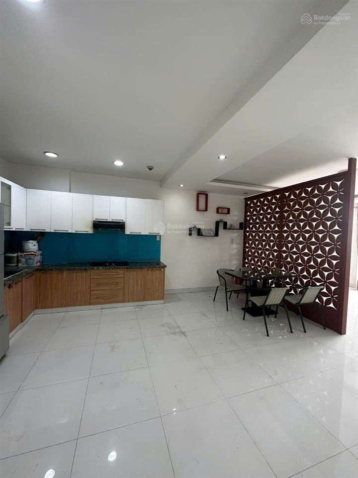 Bán căn góc lô b, rộng 99m2, giá 3.65 tỷ có sẵn sổ hồng, view võ văn kiệt.  0907 383 *** châu