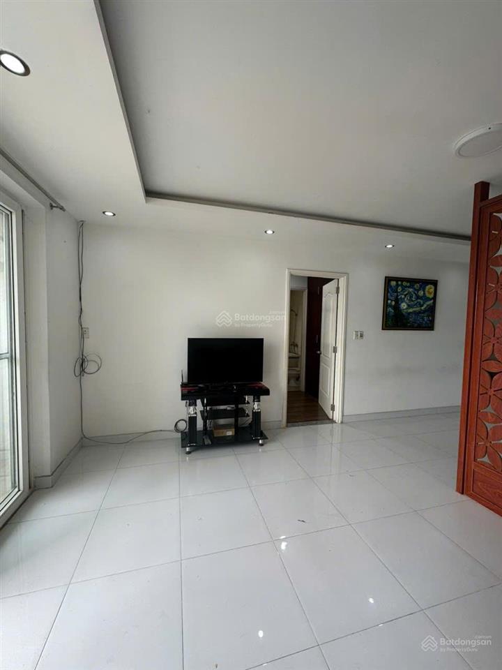 Bán căn góc lô b, rộng 99m2, giá 3.65 tỷ có sẵn sổ hồng, view võ văn kiệt.  0907 383 *** châu