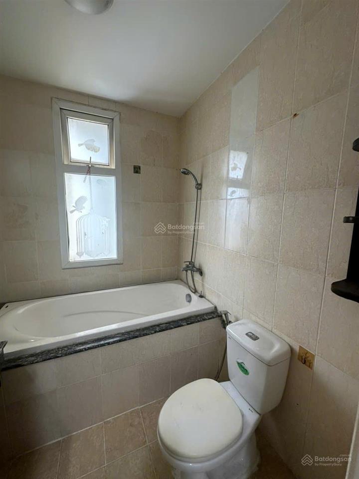Bán căn góc lô b, rộng 99m2, giá 3.65 tỷ có sẵn sổ hồng, view võ văn kiệt.  0907 383 *** châu
