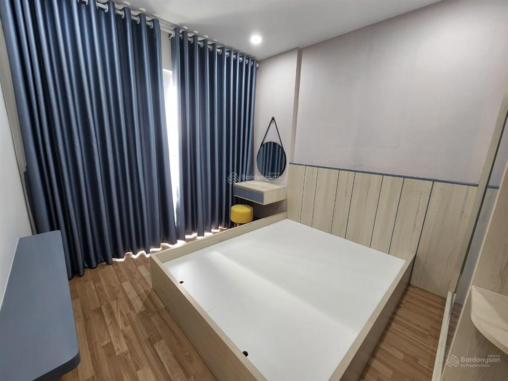 Bán căn 3 phòng ngủ có nội thất đầy đủ chỉ dọn vào ở ngay giá 3.65 tỷ.  0907 383 *** châu