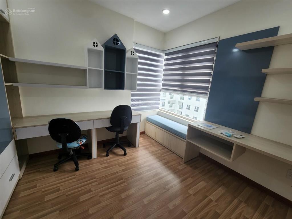 Bán căn 3 phòng ngủ có nội thất đầy đủ chỉ dọn vào ở ngay giá 3.65 tỷ.  0907 383 *** châu