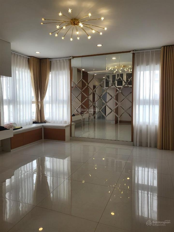 Bán căn 3 phòng ngủ có nội thất đầy đủ chỉ dọn vào ở ngay giá 4,2 tỷ.  0907 383 *** châu