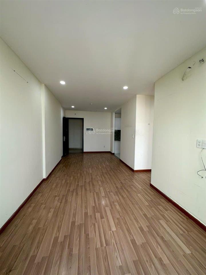 Cho thuê căn hộ diamond riverside giá 8,5 tr view võ văn kiệt