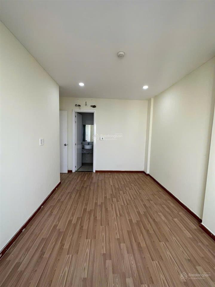 Cho thuê căn hộ diamond riverside giá 8,5 tr view võ văn kiệt
