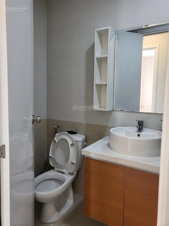 Bán căn 3 phòng ngủ có nội thất đầy đủ chỉ dọn vào ở ngay giá 4,2 tỷ.  0907 383 *** châu