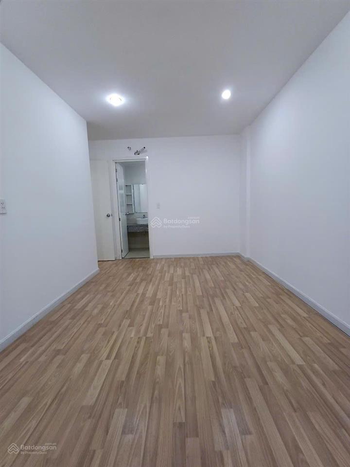 Bán căn hộ city gate towers, giá 2,8 tỷ, rộng 73m² có 2 phòng ngủ 2wc.