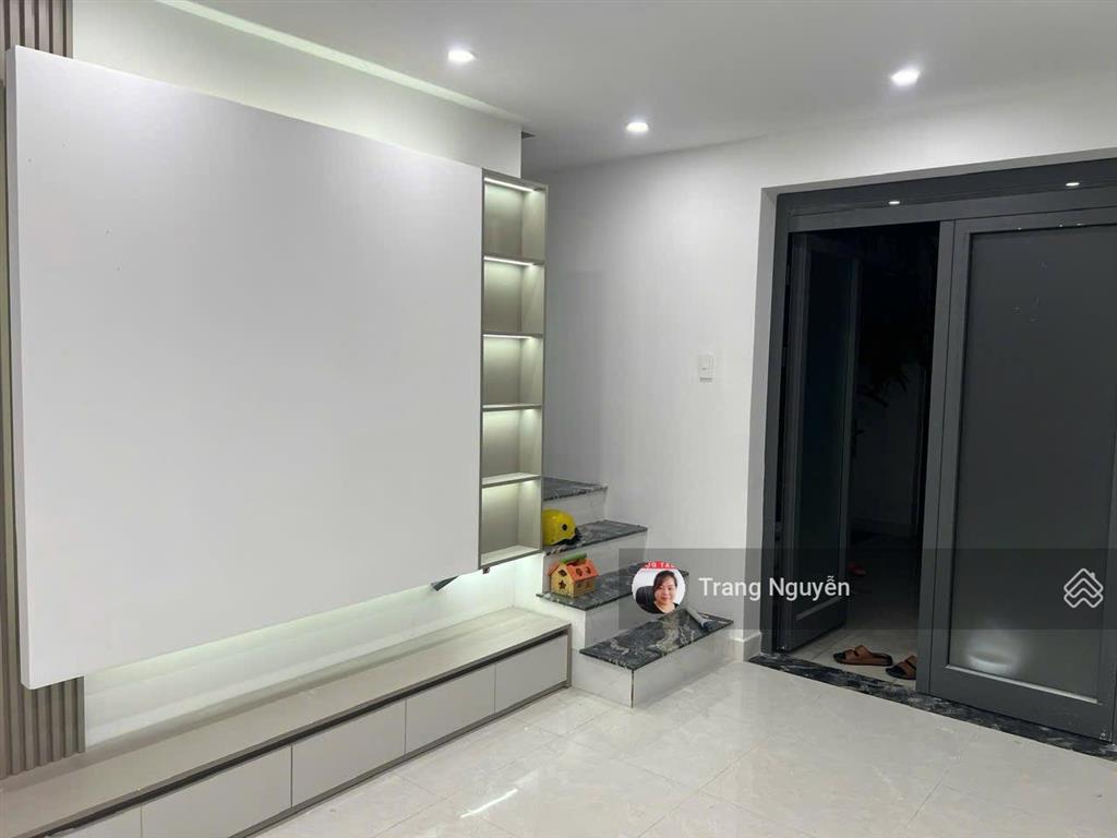 Cho thuê nhà phố 9 tr đầy đủ nội thất, cạnh chung cư carina plaza