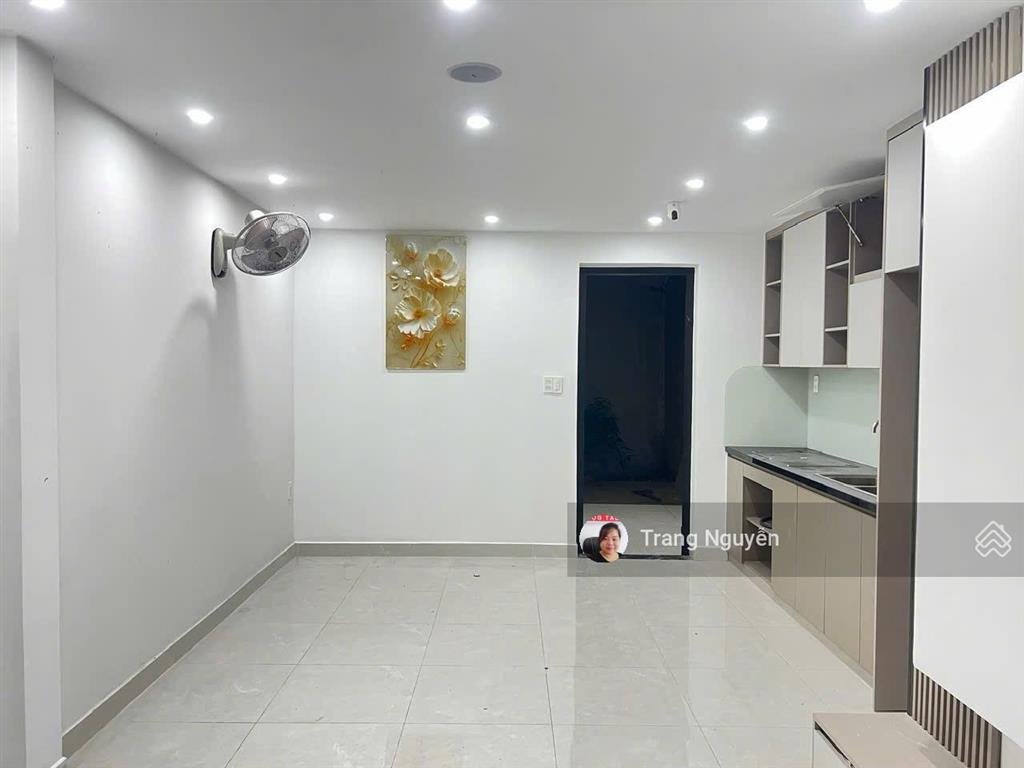 Cho thuê nhà phố 9 tr đầy đủ nội thất, cạnh chung cư carina plaza