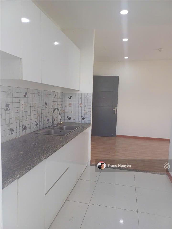 Cần bán nhanh căn góc 2 phòng ngủ view quận 1