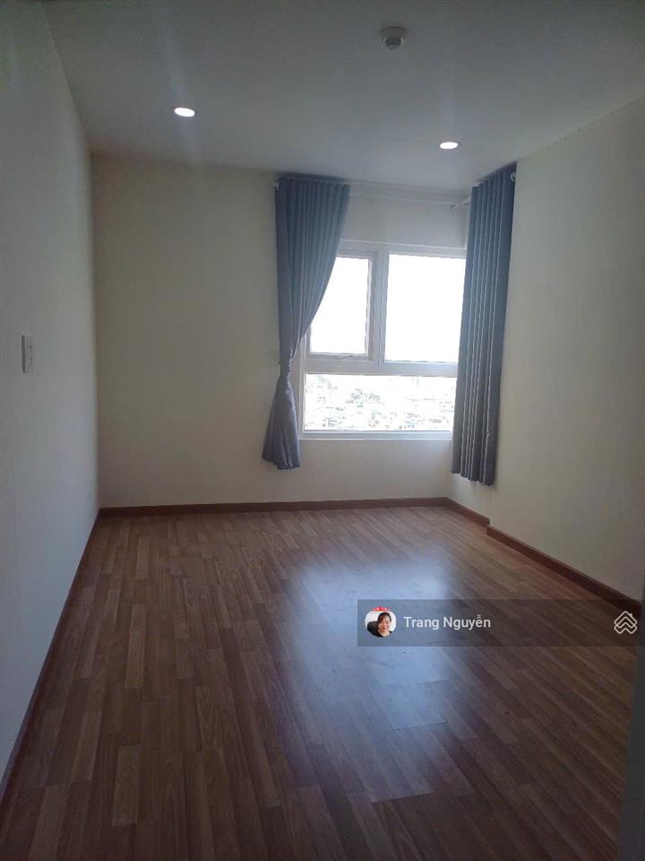 Cần bán nhanh căn góc 2 phòng ngủ view quận 1